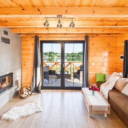 Nad Samym Jeziorem Sauna Jacuzzi Vakantiehuis *